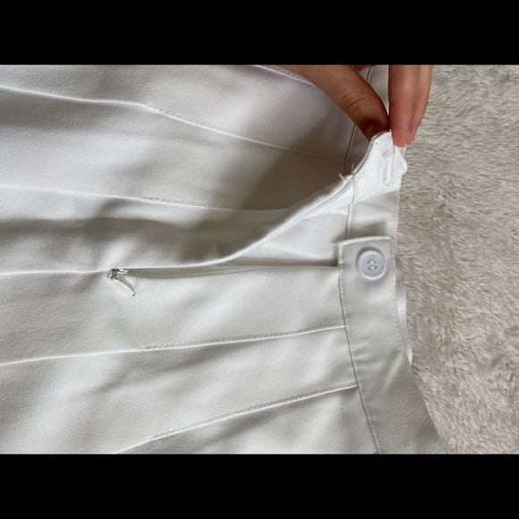 White tennis skirt with BUILT IN shorts - Picture 4 of 4